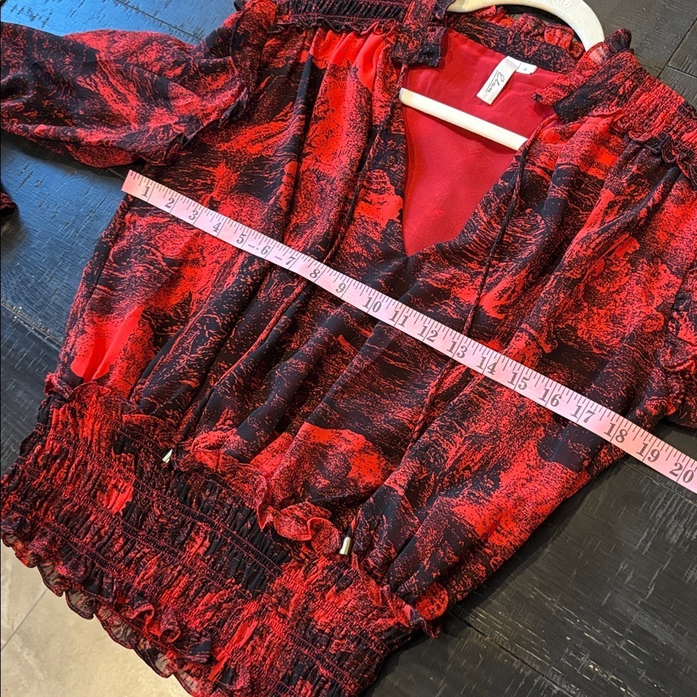Elan Ruched Red Black Blouse Top Small Pattern Ruffle - Picture 6 of 9